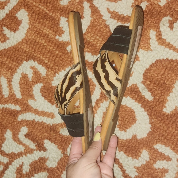 Nwt-UGG Women's Kenleigh Slide Tiger Stripes Sandal size 8.5 - Picture 7 of 13